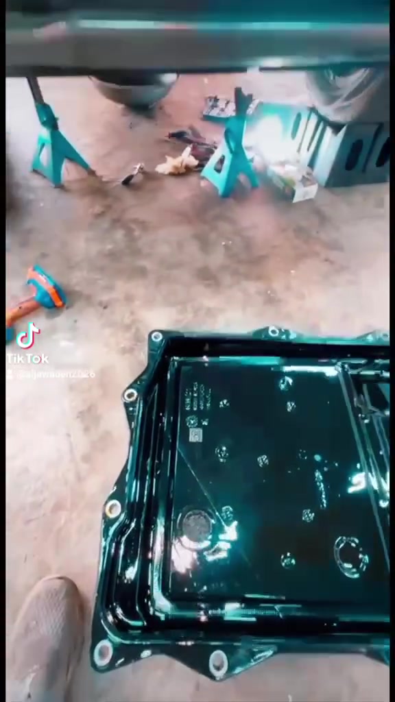 الكير إذا "لَطَش" بعد ما يفيدك الندم.. ولا تدفع ملايين على التفتيت! ⚙️💥
النص:
أخوية الغالي، عوفك من سالفة "زيت الكير ما يتبدل" ترى هالحجاية ضيعت كيرات هواي سيارات وجتفت أصحابها مصاريف مالها أول وتالي! 🤦‍♂️
إذا بدت سيارتك "تنصع" بالتبديل، أو تعاند بالنمر، أو عزمها طاح.. الكير جاي يستغيث بيك!
بـ مجمع الجوادين، نجيك من الآخر:
📌 تبديل زيت الكير بأحدث الأجهزة (سحب وضخ بدون بقايا).
📌 زيوت أصلية 100% ومضمونة (مو أي زيت، ننزل لسيارتك الزيت المطابق لكتلوج شركتها بالضبط
رقم الهاتف ***********
العنوان بغداد الحسينية شارع المكاتب مقابل جم فكتوريا

الفرع الثاني : بغداد الحسينية تقاطع ابو سمير
