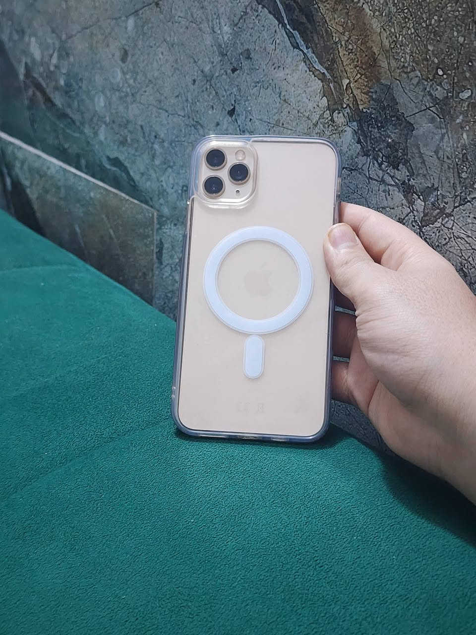 السلام عليكم 
موبايل 11 برو ماكس
نموذج M
ذاكره 256
بطاريه 92 اصليه 
مبدل فقط شاشه اصليه 
السعر 350 الف الرقم ***********
