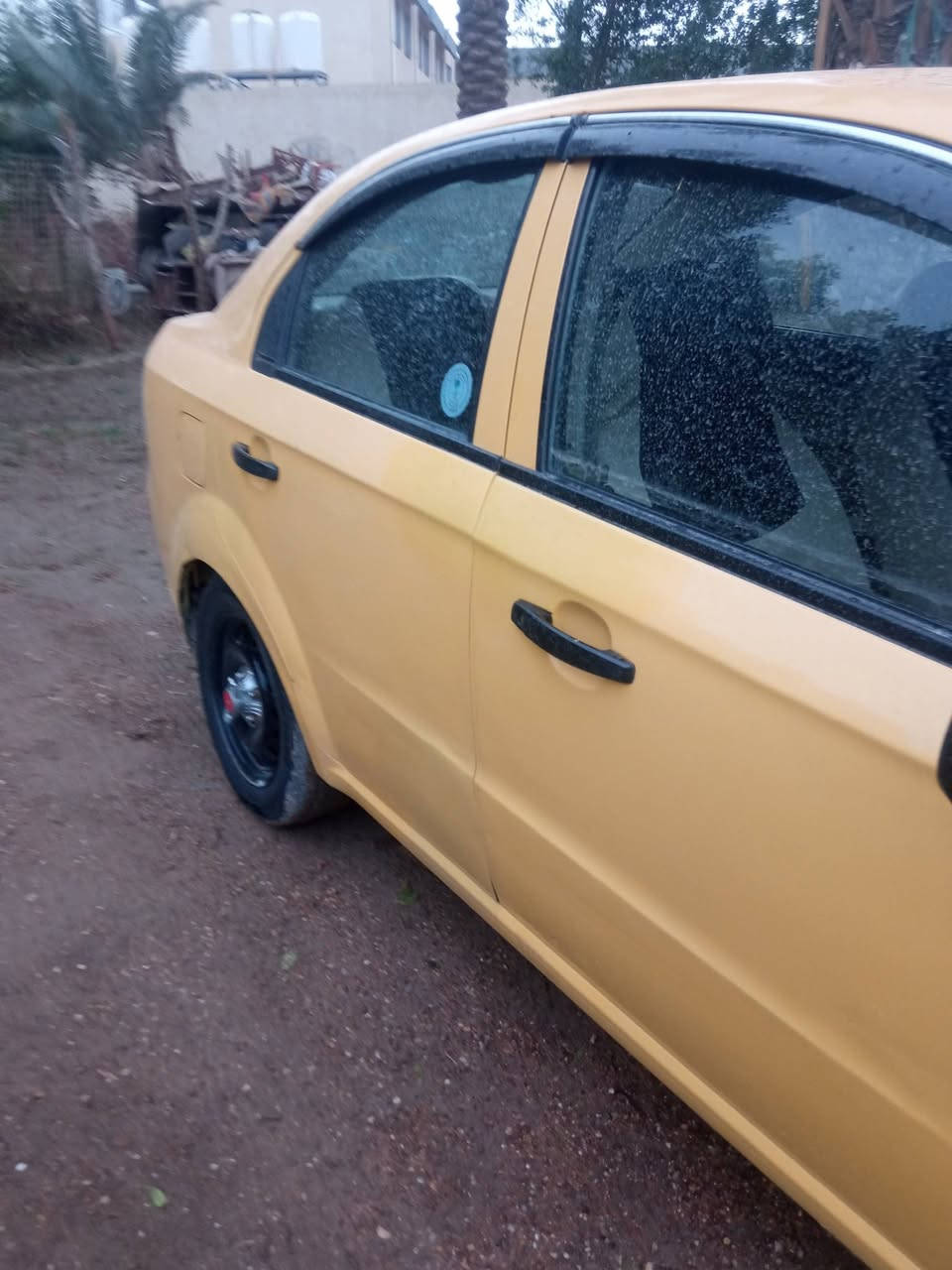 السلام عليكم سياره افيو للبيع موديل 2011 مكينه وكير مكفولات تخم تأير جديد تبريد شغال مابيها اي حادث سنويتها لل2030سنويه بسمي تحويل مباشر مكاني بابل الحله حي الضباط السعر 63 وبيها مجال قليل للاتصال ***********
