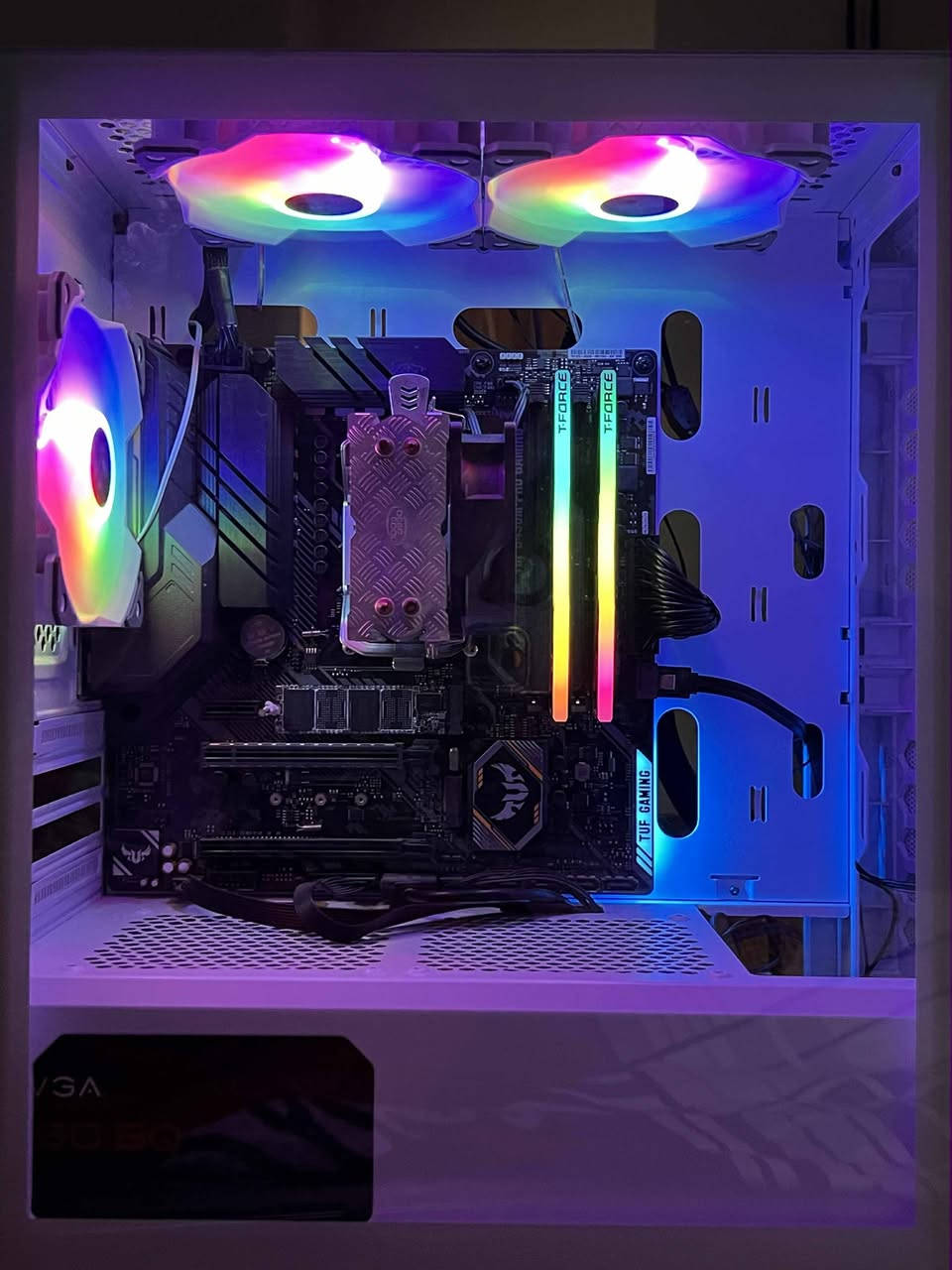 AMD Ryzen 5 PRO 5650GE المعالج مدمج بكرات شاشه
T-Force Delta RGB 16GB DDR4 رامات 

Cpu Cooler AG400 مبرد 

AMD B450 m  gaming TUF مذر بورد 

Hydro PRO 700W FSP  بور سبلاي 
1T ماركه wb HHD هارد 
500 ssd   هارد ماركه ممتازه
كيس مني شركه زكماتك لون ابيض 
سعر 600 وبي مجال لطيبين


**إذا كنت صاحب هذا الإعلان وتريد حذفه لأي سبب، رجاءا أرسل رسالة إلى الدعم الفني**