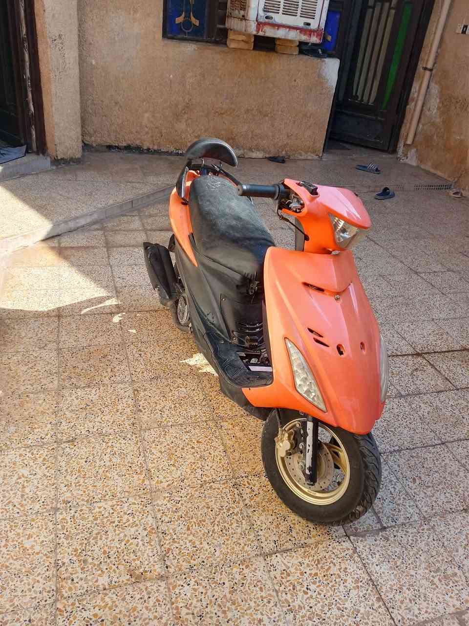 السلام عليكم عندي دراجه ادرس للبيع دراجه مكينه صافيه كلشي مابيه عوزه بوربرن مال اكسن وباتري فقط مكان كوت السياسين للستفسار الاتصال على رقم ***********
