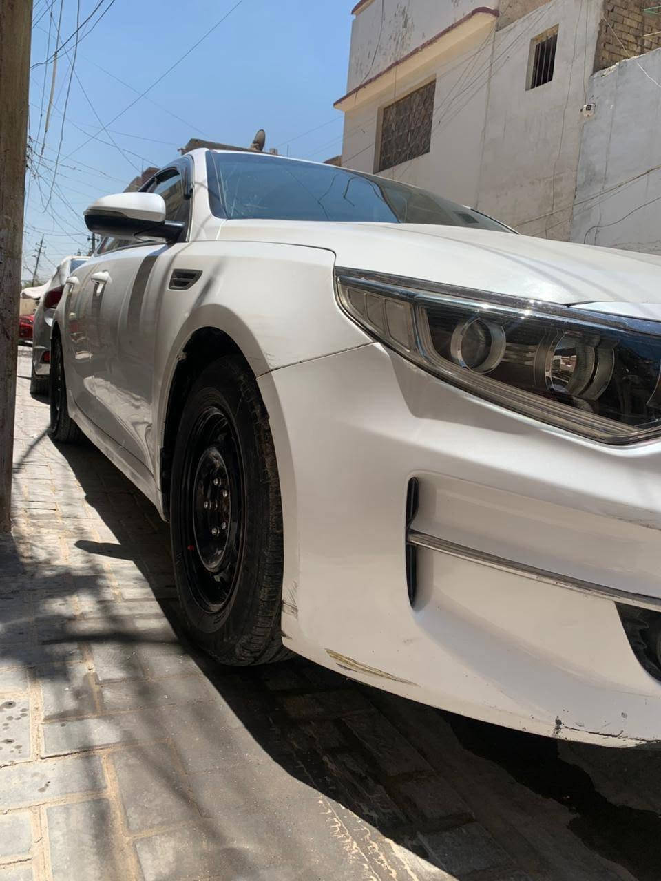 السلام عليكم
للبيع كيا اوبتما 
٢٠١٨ خليجي 
مكينه ٢٠٠٠ Dosh
ماشيه ١٥٠ k/m
نص مواصفات 
شاشه 
كامره 
تبريد قطعتين 
شفتات سيترن 
شاشة اعطال 
درايف مود 
بيه شخط داير السياره 
بدون تبديل 
رقم بغداد باسمي 
هزه سنويه جديده 
مكان السياره بغداد الجديده 
مكلف بالنشر 
السعر ١٢٣ بيها مجال قليل حك الجيه
***********
