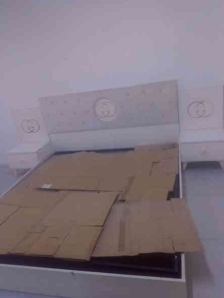 غرفه نوم تركيه نضيفه خمس قطع سعره250مكانها العلم لشراي بيها مجال بسيط***********
