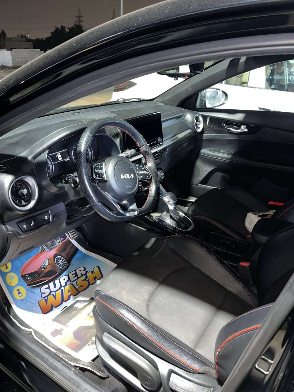 السلام عليكم كيا فورتي ٢٠٢٣ للبيع السونار موضح بل صور كير ومحرك خير من الله السعر ١٤٢ وبيها مجال 
***********
