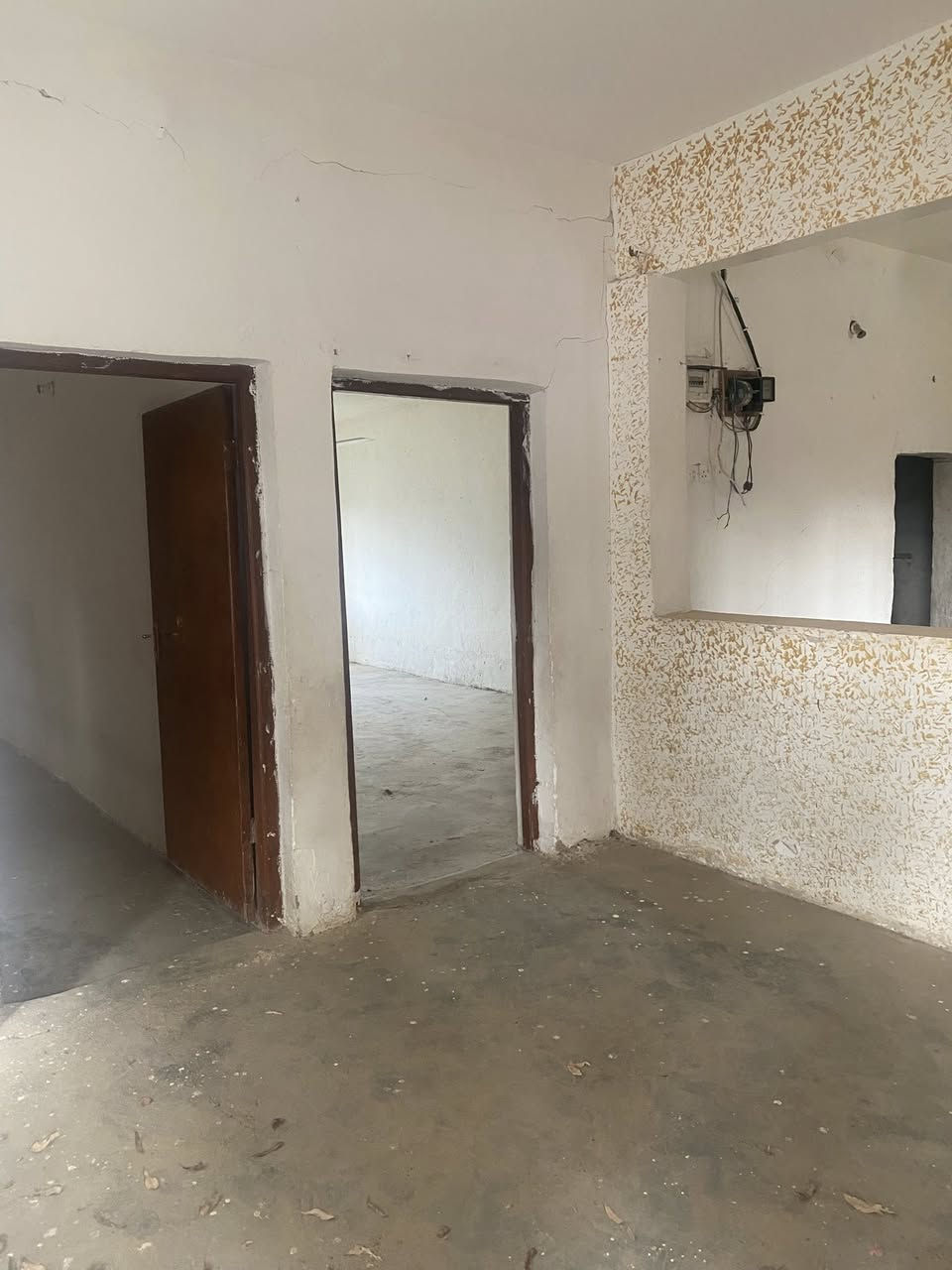 السلام عليكم ..
بيت للبيع مساحه 300م
غرفه نوم 1🏤
وصاله 🏠
واستقبال  🏠
ومطبخ حار وبارد🏠
صحيات 🏠
حوش وحديقه جبيره
خانقين (جبراوه)
السعر 13 مليون وبي مجال بسيط
_____________________________________

📞 ***********
