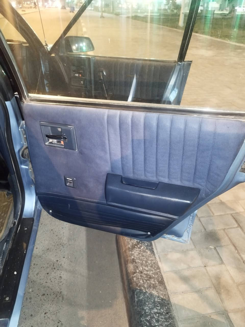 سلام عليكم 
سلبرتي مديل 89
محرك كير بلاد جدد كهربائيات كله شغاله داوخل نضيفه بلاد
دخم تاير سياره مكفله من الضربه القويه وتبديل كله ع البلاد
رقم بغداد سنويه جديد 29 
السعر 48 مكاني البصره  ***********
