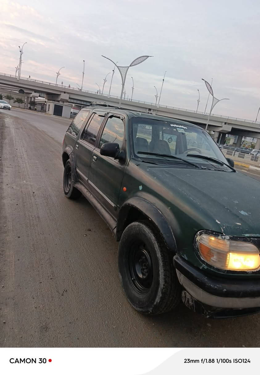 فورت إكسبلورر رقم سليمانية موديل 98 سنويه 2018 كير ومحرك بطه 2500 بشرط محرك جديد كهريائيات  كله شغال صاحبه شرعي ميت الله يرحمه رقم أخو يمي  ماعدهم مشكله قسام شرعي يبصمون وتتحول السعر 22 بي مجال عنوان السياره كركوك ***********
