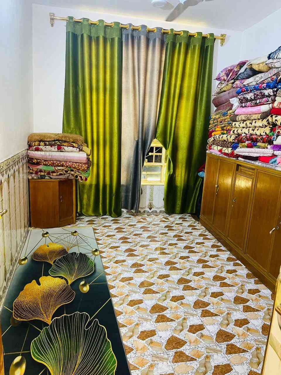 بسم الله ماشاء الله
ببيت للبيع المساحه 200 متر

إصلاح مفوض بالطابو

يتكون من غرف العدد 2

صاله

مطبخ

استقبال ممرات جانبيه

السعر 60 بي مجال للشراي يدلل

البيت جاهز مابي كل نقص

العنوان شارع المعاره خلف مكتب علاء ديلي

يبعد عن الشارع العام 150 متر شارع 9 متر امام المنزل

أي استفسار بخصوص البيت اتصل *********** أبو مؤمل السلطاني

*********** أبو إيليا السلطاني أو مراجعه مكتب القمه للعقار الكائن بدايت طريق المعاره قرب الصيدليه الجديده او مدرسة معادن الحكمة

البيت حصرا عن طريق مكتب القمه للعقار
