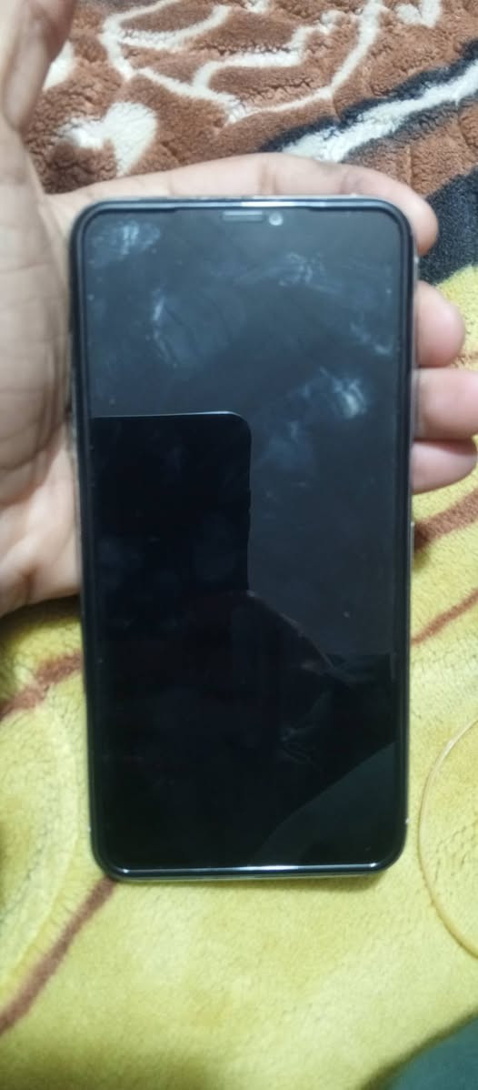 ايفون ١١ برو ماكس ذاكره ٥١٢ + بطاريه ١٠٠ وشاشه مبدله ٣ خيارت فيس ايدي شغال بس الخط ما يشتغل بي سعره ٢٢٥

رقمي ***********
