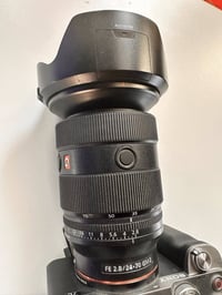 للبيع وحش سوني Sony a7C + العدسة الأسطورية 24-70mm GM II 📸 التفاصيل: ل...