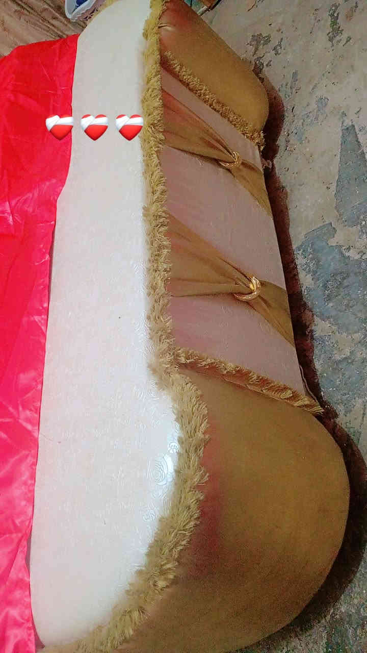 غرفة اخشاب أنجاره عراقيه نضام المسرح اشتريته ب ملونين او 300
جديده صار اله سنه عندي  اريده ب1.650 نهايته مكاني بابل الكفل رقم ***********
