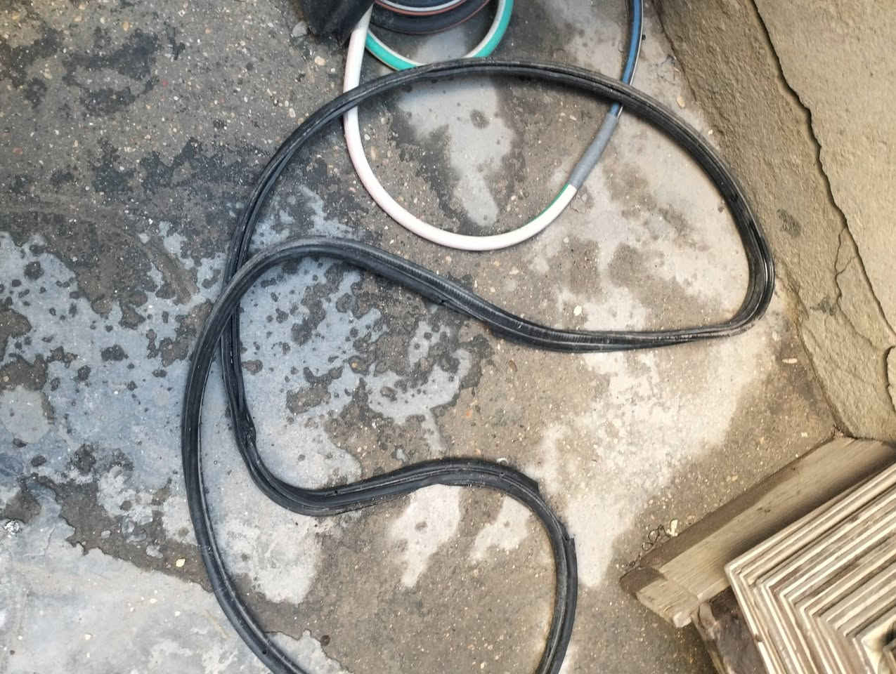 السلام عليكم سفيفه مال صندوق وبطانه صندوق مال اوبترا للبيع 20 الف ***********
