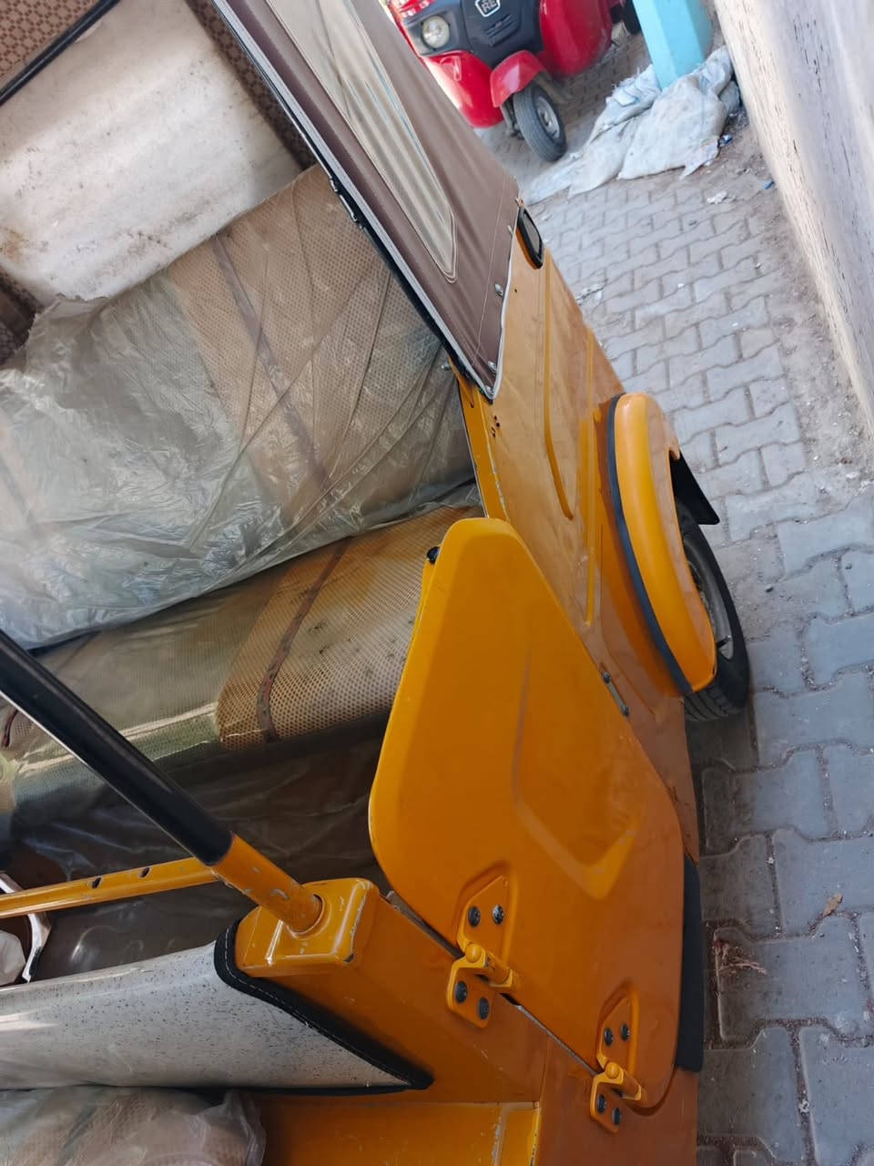 سلام عليكم تكتك موديل 21 تكتك كفاله عليها ملاحظات بسيطه مكينه خير منالله مناقصه شي كبل تنزل للشارع مرقمه انكليزي احولك ثاني يوم سعرها 7500 وبيها مجال بسيط حك جيه بكاني بغداد الحرية
*********** بي بس واتساب الرقم
