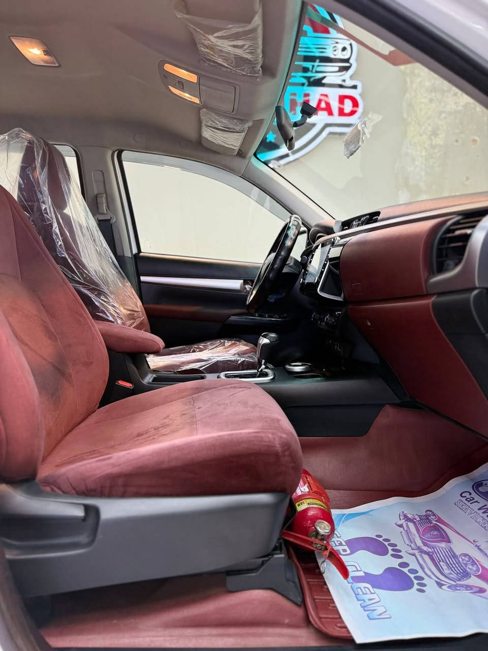 بيك اب هايلوكس ناصي 2024
🥇أربيل وكالة  ساز  باب اول 
السعر 297 وبيها مجال 
بيها ضرر بسيط جدا بحافة الباب الراكب صبغ اصبع محدد بصور PDR 
مواصفات : بيها ضمان من شركة ساز ٤٠ الف 
المحرك : 2700vvt.i . V4
العداد  : 31  ألف 
اللون : أبيض
فرس وصط أصلي 
 المواصفات     كير أوتماتيك 
🎗 مفتاح التشغيل  *بصمه .
🎗 دفع ثنائي . 2×4.
🎗 كشافات ( بروجكتور) 
🎗 شاشه كبيره.
🎗 كامره دواره .
🎗 ويل كب  
🎗 زر مساعد دوران dac .
🎗 سستم ايرباك متكامل .
🎗 اشاير بالمري .
🎗 ثلاجه .
🎗 حساس خلفي 
🎗 مخرج للطاقه A 10  مخرج AUX&USB.
🎗مخرجHDMI L 
شحن موبايل لاسلكي 
🎗 تحكم مقود متعدد لاستخدامات.
____________________________________
ملحقات السياره
🔖 فرشات ارضيات land cruiser prado 
🔖 مطفأة حريق  
🔖 عده 
🔖 جك 
🔖 سبير نوع ويل كب 
🔖كتيب ضمان والصيانه
🔖بصمه اضافيه
تحويل مباشر 
للاستفسار على الرقم 
***********
مكان سياره بغداد العامريه
