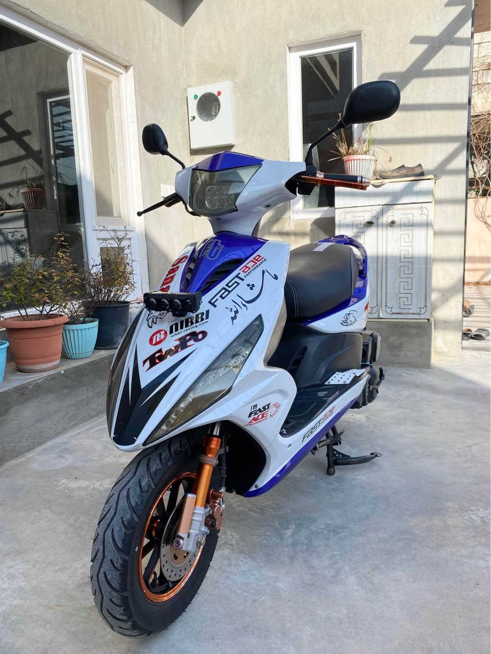 سڵاو ئەم ماتۆرە ماکس ئۆتۆماتیکە سینیە بۆ فرۆشتن هیچ کێشەیەکی نیە و مەکینە کەپسە مەکینە ١٢٥cc مۆدێل٢٠٢٢
ئەقدی هەیە و ئەتوانی بیکەیتە ناو خۆتەوە

کارەبایتی مەزبووتە و هیچ خەلەلێکی کارەبایی نیە 
شکاوی نیە
دوکەڵی نیە 
ڕۆن نادا 
مەکینەی عەزێت نەدراوە
ڕۆنی خراپی تێ نەکراوە
شاشە ئەلکترۆنیە
هەردوو تایەکەی تازەیە 
کابرێتەرکەی تازە بۆ گۆراوە
قایشی تازە بۆ گۆراوە
سلف و شقارتە و پلاکی تازەیە 
بە یەک سلف ئیش ئەکات
لایت و ئیشارەت و بەگلایت ئیش ئەکات زۆر بەقوەتە و هیچیان نە کز بووە نە سوتاوە
بێ مەسرفە و زۆر مەزبووتە

تەنها ٩هەزار ڕۆیشتوە

(٦٠٠ هەزار و معامەلەیەکی کەم)

(ناونیشان ناحیەی پیرەمەگروون نزیک سلیمانی)

هەرکەس حەزی لێبوو یان موشتەریە با نامە بنێرێت یان تەلەفون بکات لە خزمەتیا ئەبم
(***********) السليمانية, العراق
