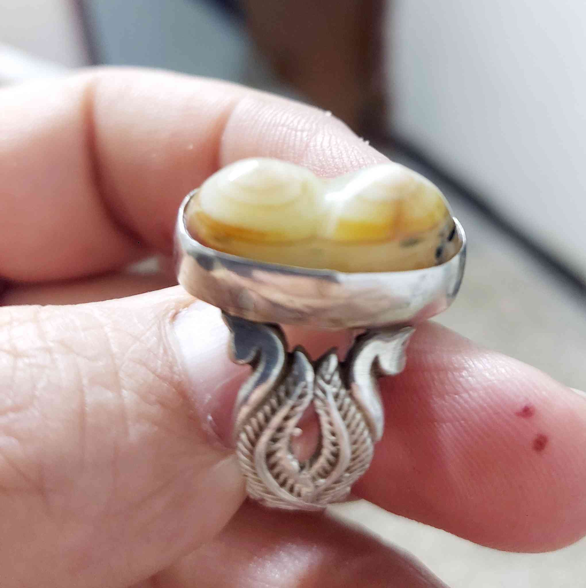 سليماني خنصر صب عراقيه سنام الجمل صب  عراقيه حلوه صب عراقي  السعر خاص وتدللون  مكاني بغداد حي الجوادين ***********السعر  خاص
