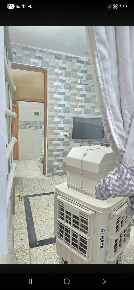 بيت للبيع ام الكبر قرب مخبز روعه  تجاوز ٨٠ متر الواجه ٦. ***********
