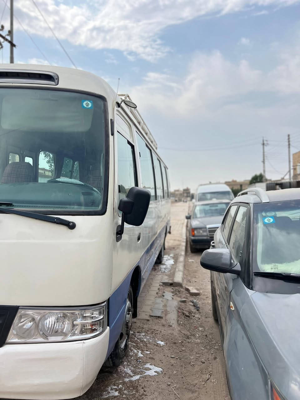 السلام عليكم كوسترللبيع ب225 وبيه مجال قليل الشراي  موديل 2007 سياره كفاله بيه مكانت صبغ فقط وجاهزه مكينه وكير جدد تبريد ثلج حداديه تخم تاير باتري جديد كهربيات كله شغاله سياره متعوب عليه بشكل كشن ستاركس درع سيبايه درج تلبيسه كله جديد تخم تاير جيوبلس ست تايرات جدد سياره جاهزه وبل عافيه عل يخضه الشراي يخابر ويدلل وهاذه رقمي *********** ***********  مكان السياره العماره
