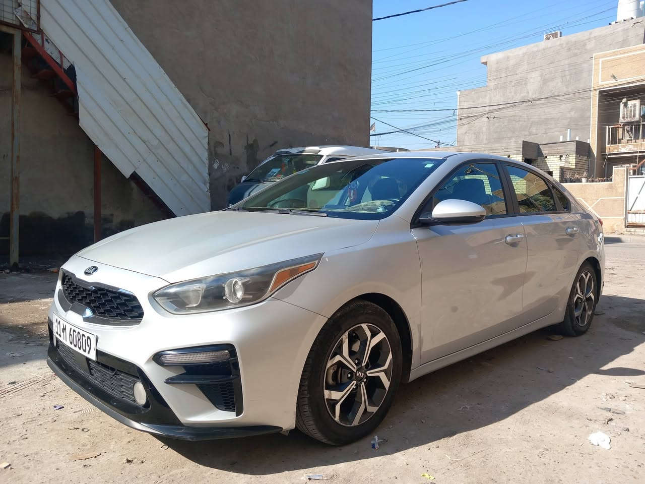 السلام عليكم كيا فورتي موديل 2020 مكينة 2000 دوش حادثها بنيد فقط بدون دواخل كيرها AT جديد  تخم تاير باتري كله جديد السياره احلى من الصور جاهزه ربع متصرف عليها رقم بغداد الدولي بسمي تحويل ثاني يوم مواصفاتها
تحكم ستيرن 
مانع انزلاق 
تحديد مسار
 كروز مثبت سرعه
 شاشه كامره دواره
مانع تصادم 
مكاني بغداد قريب البياع السعر 136 وبيها مجال بصيط 
***********
