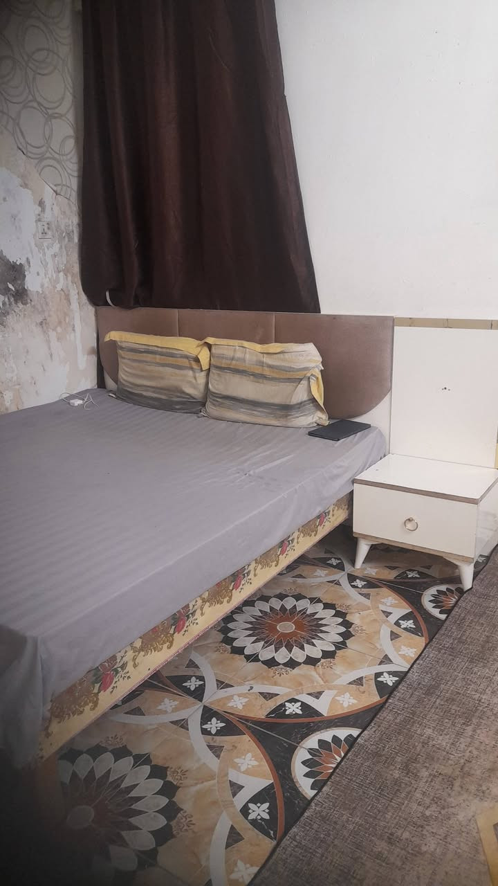 ب ٢٠٠ قفل ضررها فقط جربايه مكسوره ***********
