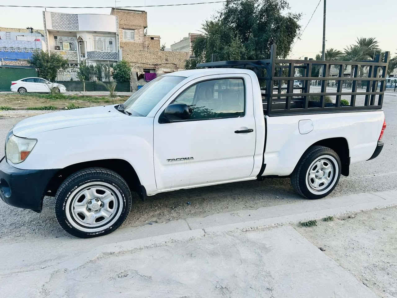 بيكم تيوته وارد امريكي حادثها موجود بلصور موديل ٢٠٠٧سياره بسمي مابيها اي نفص كير اوتو سياره بلاديه  مكاني بغداد الشعله الرحمانيه
رقم تلفون ***********
