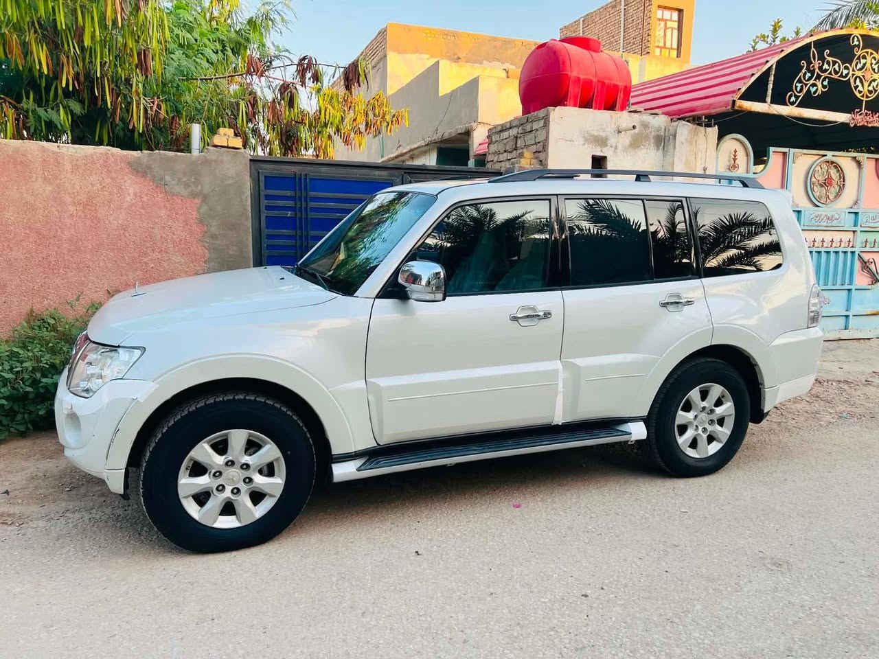 باجيرو 2014 حبتور محرك 3500   v6….
———المواصفات——-

فتحة سقف (سلايد)

التبريد ثلاث قطع  

سبعه راكب

كشاف + زراكات لايت

دمام خلفي

حساسات

كراسي جلد 

ماشيه ١٥٠  بالاضافه الى تايرات جديده رقم بابل انكليزي بأسمي
اتصل ودلل 
***********
