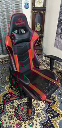 كرسي كيمينك ماركه ريدراكون نظيفه جدا مابي اي خلل و الجك و كلشي تمام بس...