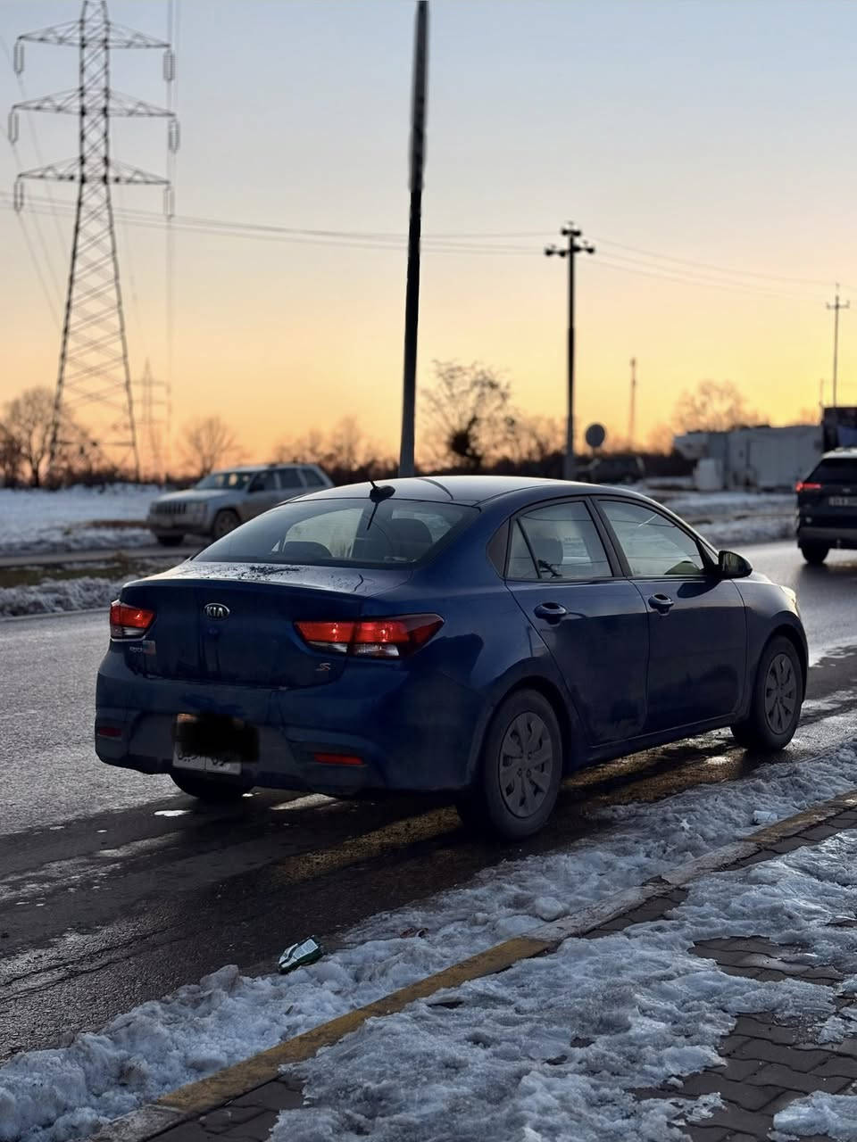 KIA / RIO 🐦‍🔥
2020
محرك 1.6 دوش المرغوب 
مشي السيارة 39mil
لون مميز 
رقم أربيل 

مواصفات السيارة S 
1-شاشة 
2-كامرة
3-كار بلاي + أندرويد اوتو 
4-مانع انزلاق 
5-تحكمات استيرن 
6-مثبت سرعة 
7-سبورت 

ضرر السيارة ( تعديل بالصندوق فقط بدون صبغ ) 

ملاحضة ( السيارة على وضع الشركة وجاهزة وطخم تاير جديد ودهن جديد ) 

مكان السيارة ( موصل ) 

السعر ( 135 ) وبيها مجال بسيط 

الأرقام: 
***********
***********
***********

