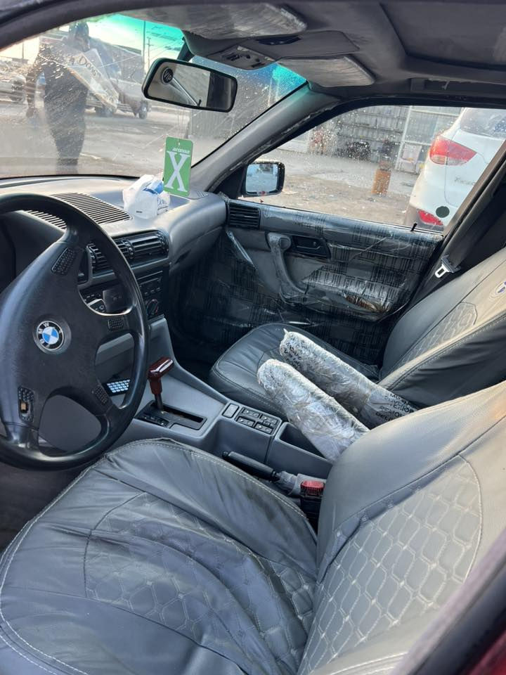 السلام عليكم BMWi مسكر عدل موديل 91 سنويه جديد رقم سليمانيه جديد سعر 55 المكان واسط الشرايً يتصل لان خاص مغلق***********
