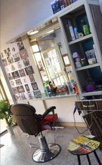 ميز + كرسي حلاقه  ٢٢٥ الف بي مجال بسيط 07831005037