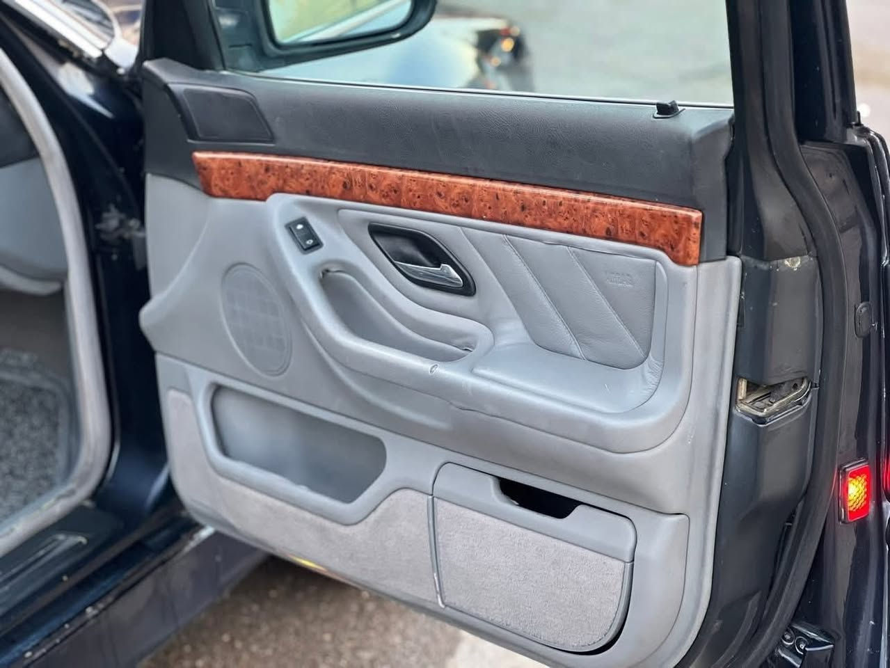 بي ام خفاش 728 6 سلندر موديل 1998 محدث بجم 2000 كامله كله جديد صبغه جديد عام بأسمي رقم سليمانيه تحويل ثاني يوم او وكاله 
عنواني ناصريه 
سعرها 100 وبيها مجال 
***********
