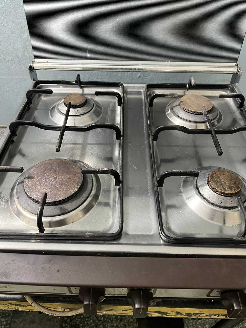 طباخ عشتار أربع عيون نضيف جدا الاستفسار على هذا رقم ***********
