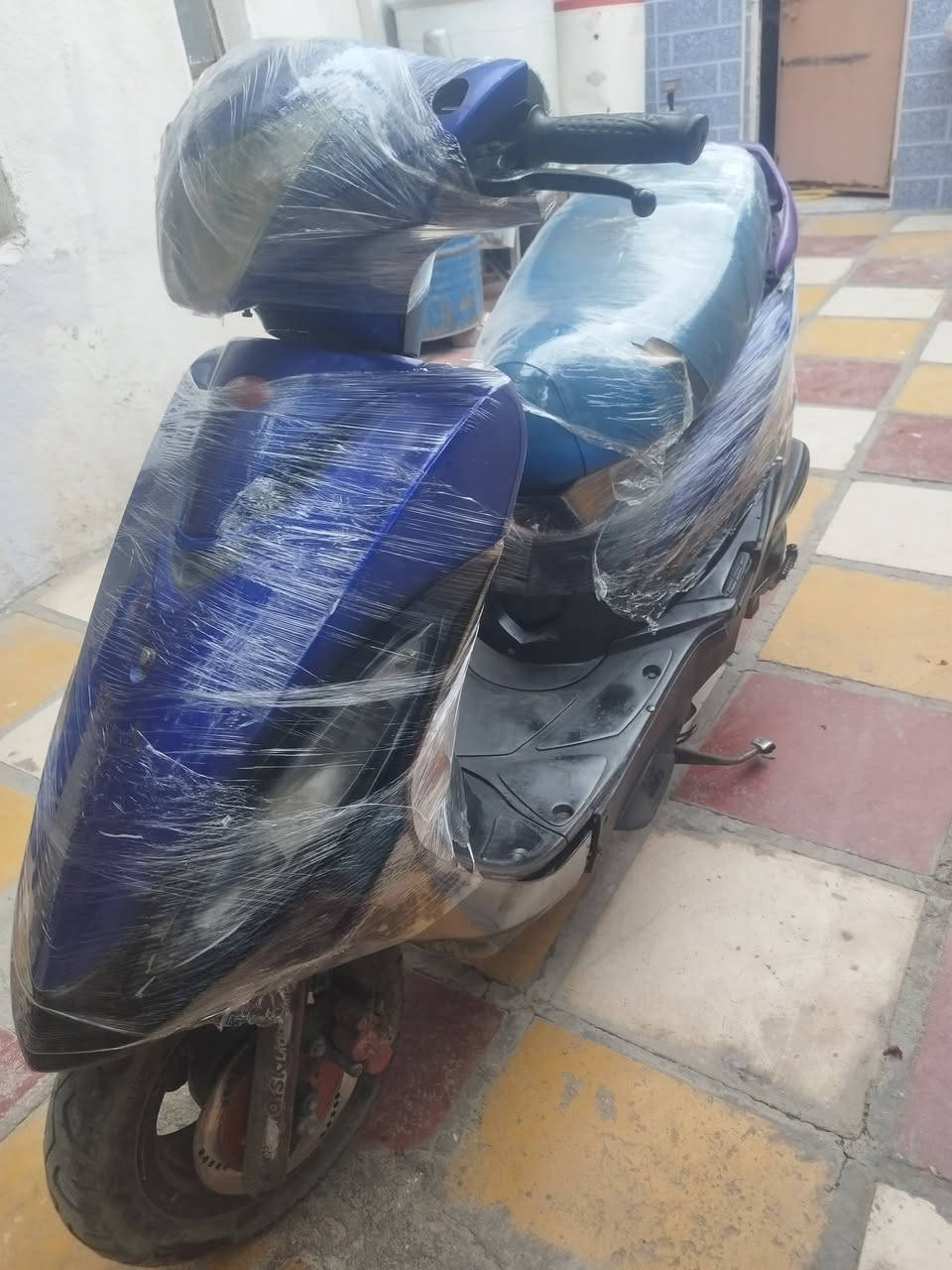 دراجه كامكو جي فور سلف كهربائيات اشاير هورن كله شغال الدراجه مفتوحه
بس الكابريته لو البلك مرات اول ماشغلها تكطع مكاني نجف حي الجزيره السعر 325 وبيها مجال ***********
