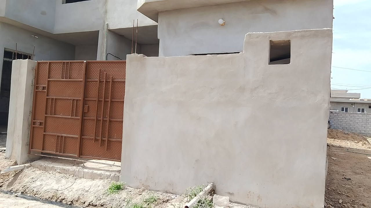 سلام عليكم بيت بالقوصيات مساحته 120 متر وصل بلديه باسمي غرفتين نوم هول استقبال  مشتملات مطبخ وقرب مدرسه الصينيه بيت جاهز للبيع سعر على خاص يرهم مقدمه 35 مليون (***********) رقم واتساب اتصل
