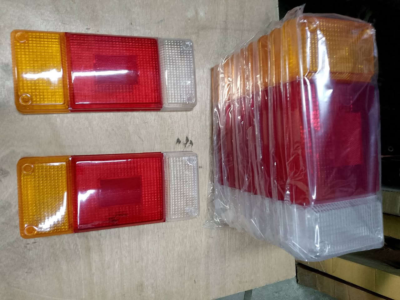 محلات ابو عادل 
 لبيع الادوات الاحتياطيه للسيارات الكوريه 
 كيا.      بنكو.       بريجو 
ام عيون.        فونتيرا.         بنكو 3 
             بغداد كسره عطش 
يوجد خدمه توصيل 
                           ***********
