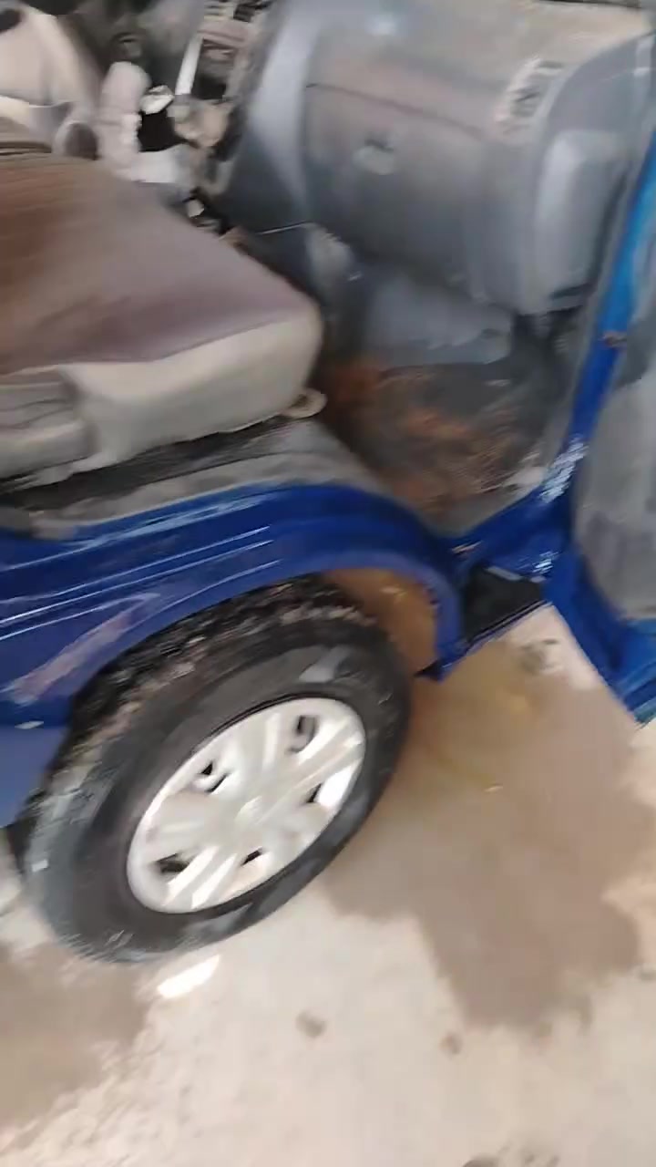 كيه حمل دبل قماره موديل ٢٠٠٧ كير ومحرك وشاصي مكفولات رقم انكليزي بابل بسمي  سياره حلوه وجاهزه حديديه كارتون  سعر ٨٥  وبيه مجال حك الجيه
***********

