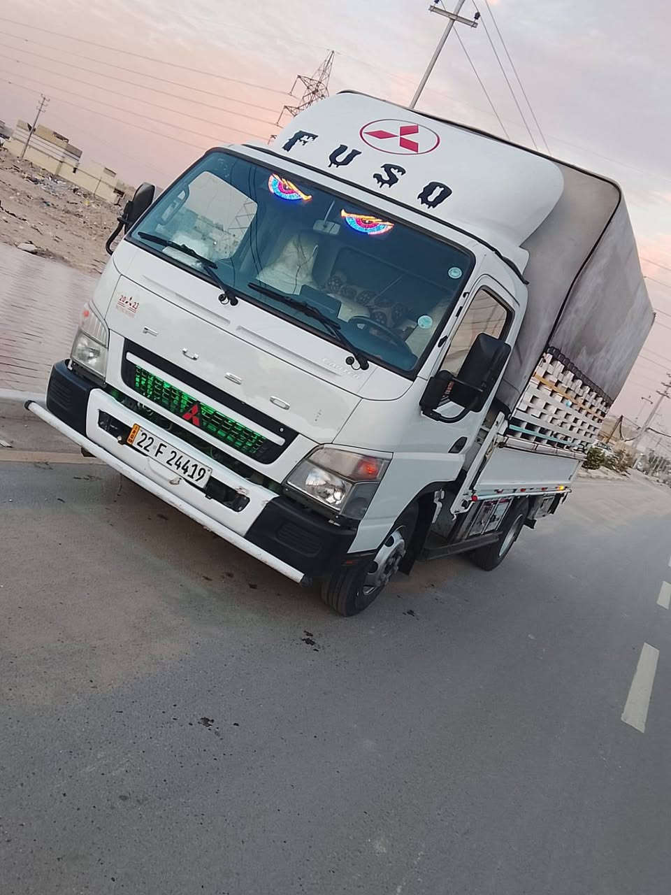 يا الله على بركه الله كنتر موديل 2023 السياره كفاله عامه ماكينه وقير على وضع الشركه تدفئه تبريد شغال تخم تاير جديد حداديه برغي ما مفتوح بيها على وضع الشركه السياره جاهزه وحلوه رقم اربيل دولي باسمي لا يدزنون عالي ناصي لافتات خلفيه محجر حداده جلال  السعر 270 ورقه وبيها مجال حق الجيه مكان كربلاء المقدسه حي العسكري رقم الهاتف ***********4
