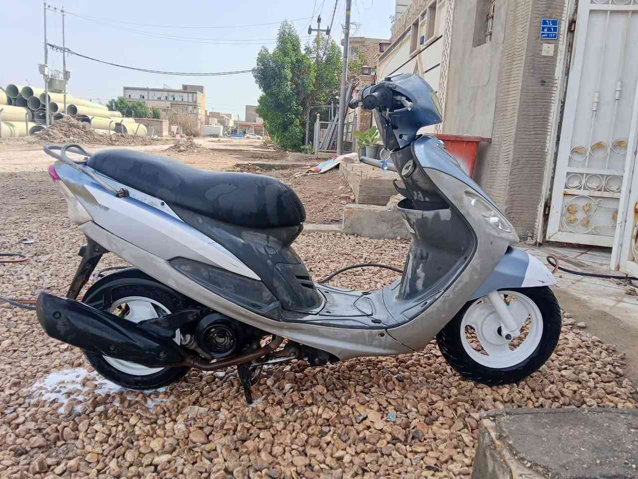 ماكس منغولي الدراجه كلها بلادي وكاله شلع ومعدل فول 
سلف هندر اشاير هورن عداد كلشي شغال اي نقص ما بيها
مكان حي العسكري شارع 30 سعر 800
***********
