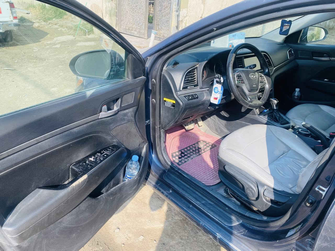 السلام عليكم ورمضان كريم النترا 2017 وارد كندي مكينه الفين كير مكينه حداديه خير من الله رقم بابل دولي هزه وسنويه جديده باسمي السياره حادثها جاملغ وبنيد وبالعراق جاملغ وباب وسونار موجود مكانها بابل سعرها 110 وبيها مجال بسيط حك الجيه ***********
