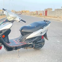 جي فور ياباني دراجه جاهزه من كلشي مابيه اي نقص السعر 350 وبيه مجال 078...