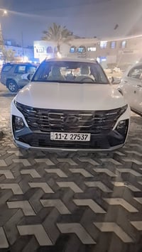 عندي توسان فول  ماشيه ٢٣٠٠   [٢٢٤$] ٠٧٧١١١٢٩٦٧٧