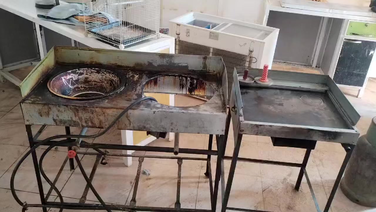 السلام عليكم اشوايه همبركر و مات فلافل للبيع مكان زين القوس للاتصال على الرقم ***********.  السعر60 قفل
