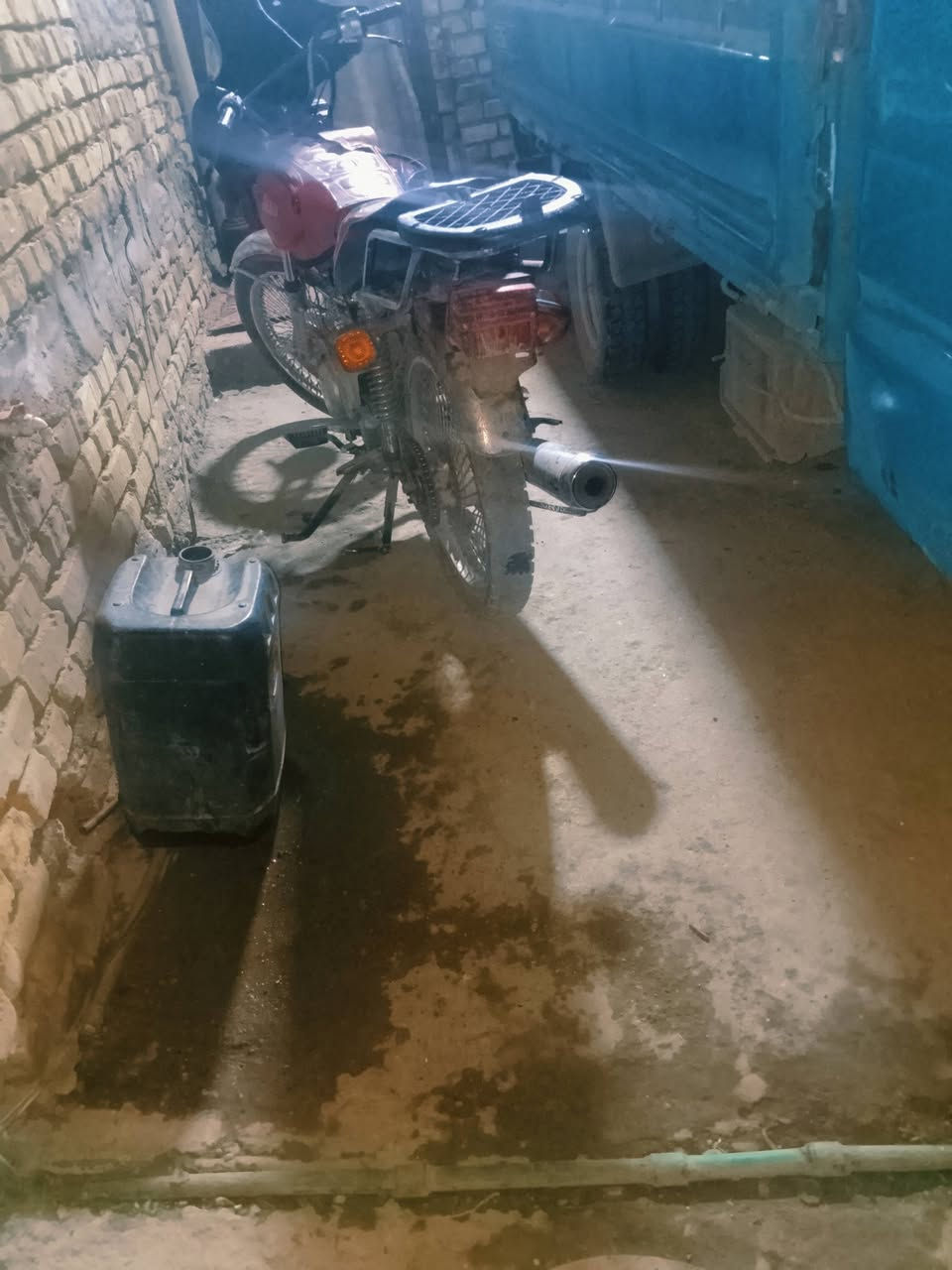 سلام عليكم دراجة ايراني تايكر دراجه مكمله ل أخر حبايه دراجه حلوه مرتبه اي نقص مابيها  عنوان بغداد الشعب سعر 375قفل رقم 0 7779482329
