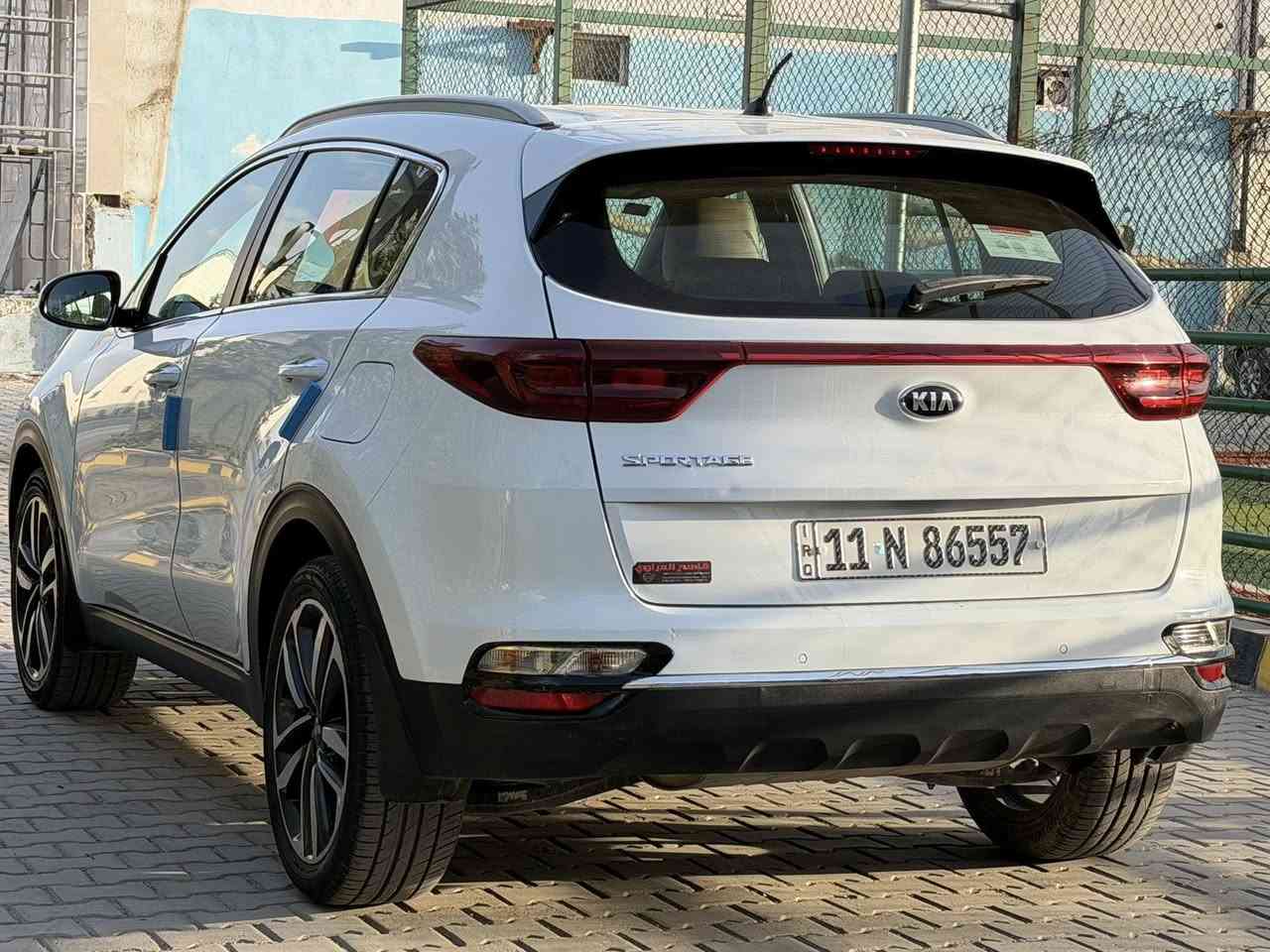 السلام عليكم . سبورتج موديل 2020 وارد خليجي وكالة الدولية كفالة عامة من الصبغ والتبديل والبارد فقط شخط صغير موضح بالصور ماشية 54 حقيقي وعلى ايدي مواصفات حساس امامي وخلفي كراسي ثنين كهرباء تحكمات ستيرن داخل بيجي اخوان سيارة بحالة الزيرو كير مكينة تبريد صدر كلة على وضع الشركة سنوية باسمي السعر 195 وبيهة مجال بسيس مكاني بغداد العامرية ***********
