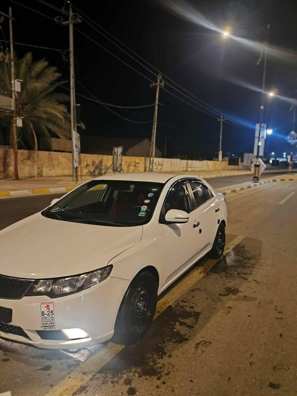 السلام عليكم سيراتوموديل ١١خليج محرك  1600دكشن عالي ست نمر حداديه ستين بالميه مكاني كربلاء الرقم  
معروضه 90وبيه مجال 

***********
