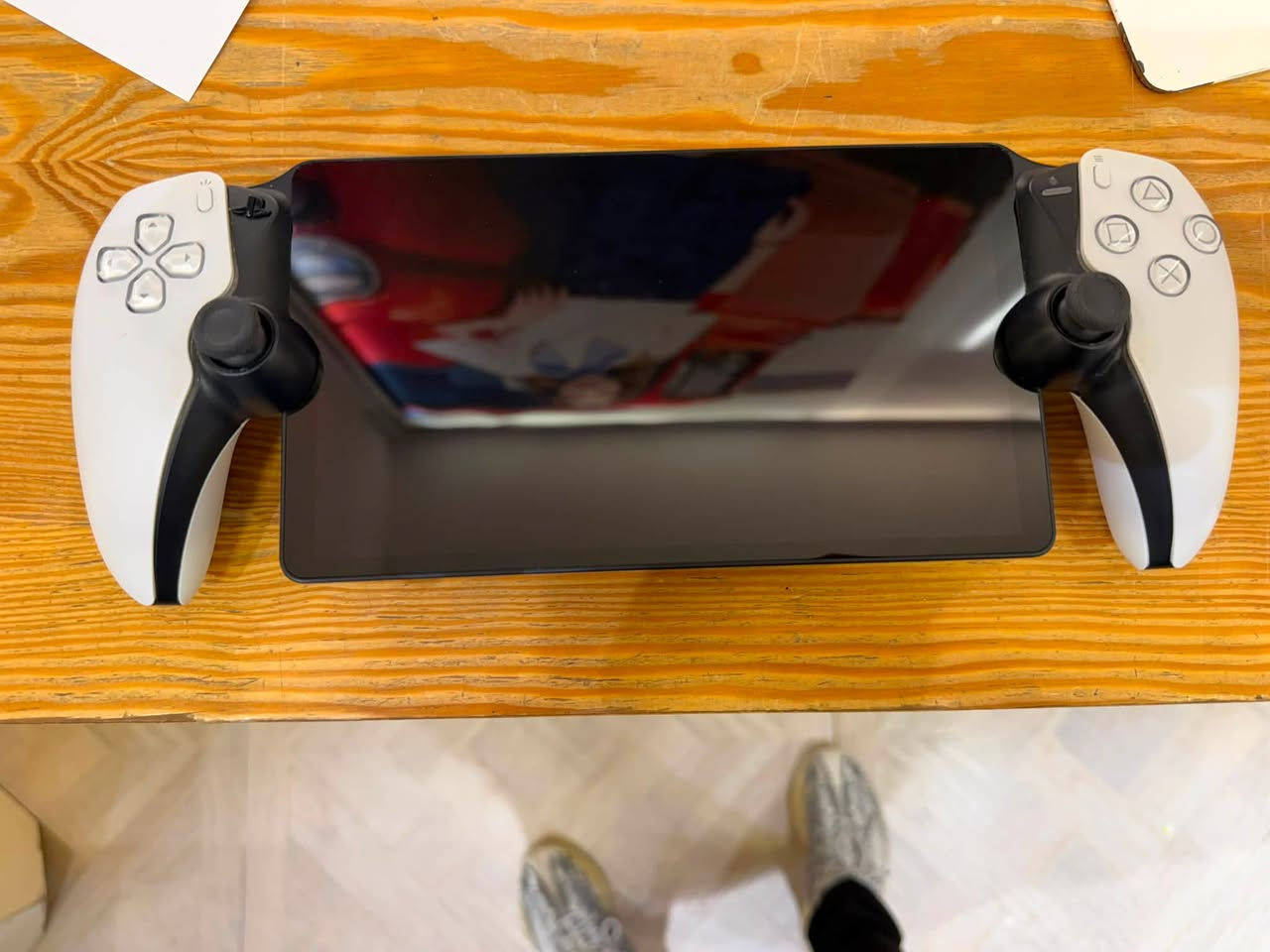 � للبيع PlayStation Portal بحالة ممتازة جدًا 🎮

إذا كنت تبحث عن تجربة لعب مميزة مع تصميم فاخر وشاشة كبيرة وجودة عالية، فهذا الجهاز خيار رائع.

✅ مواصفات ومميزات الجهاز:

* بحالة ممتازة جدًا ونظيف للغاية.
* الشاشة بحالة ممتازة وخالية من الكسور.
* جميع الأزرار والأنالوجات تعمل بكفاءة 100%.
* يحتوي على أكثر من 50 لعبة سحابية جاهزة للعب على الحساب.
* شاشة كبيرة وعالية الجودة تمنح تجربة لعب ممتعة.
* بطارية جيدة وأداء ممتاز.
* مناسب للعب عبر الألعاب السحابية أو Remote Play.
* جاهز للاستخدام مباشرة.

📦 محتويات البيع:

* جهاز PlayStation Portal.
* (أضف أي ملحقات أو الشاحن إذا كانت موجودة).

📍 حالة الجهاز: ممتازة جدًا، استخدام خفيف، ولا توجد أي مشاكل فنية.

💰 السعر: (اكتب السعر)

📩 للاستفسار أو الحجز يرجى التواصل على الخاص.

ملاحظة: يحتوي الحساب على أكثر من 50 لعبة سحابية، ويعتمد تشغيلها على توفر خدمة البث السحابي واتصال إنترنت مناسب


**إذا كنت صاحب هذا الإعلان وتريد حذفه لأي سبب، رجاءا أرسل رسالة إلى الدعم الفني**