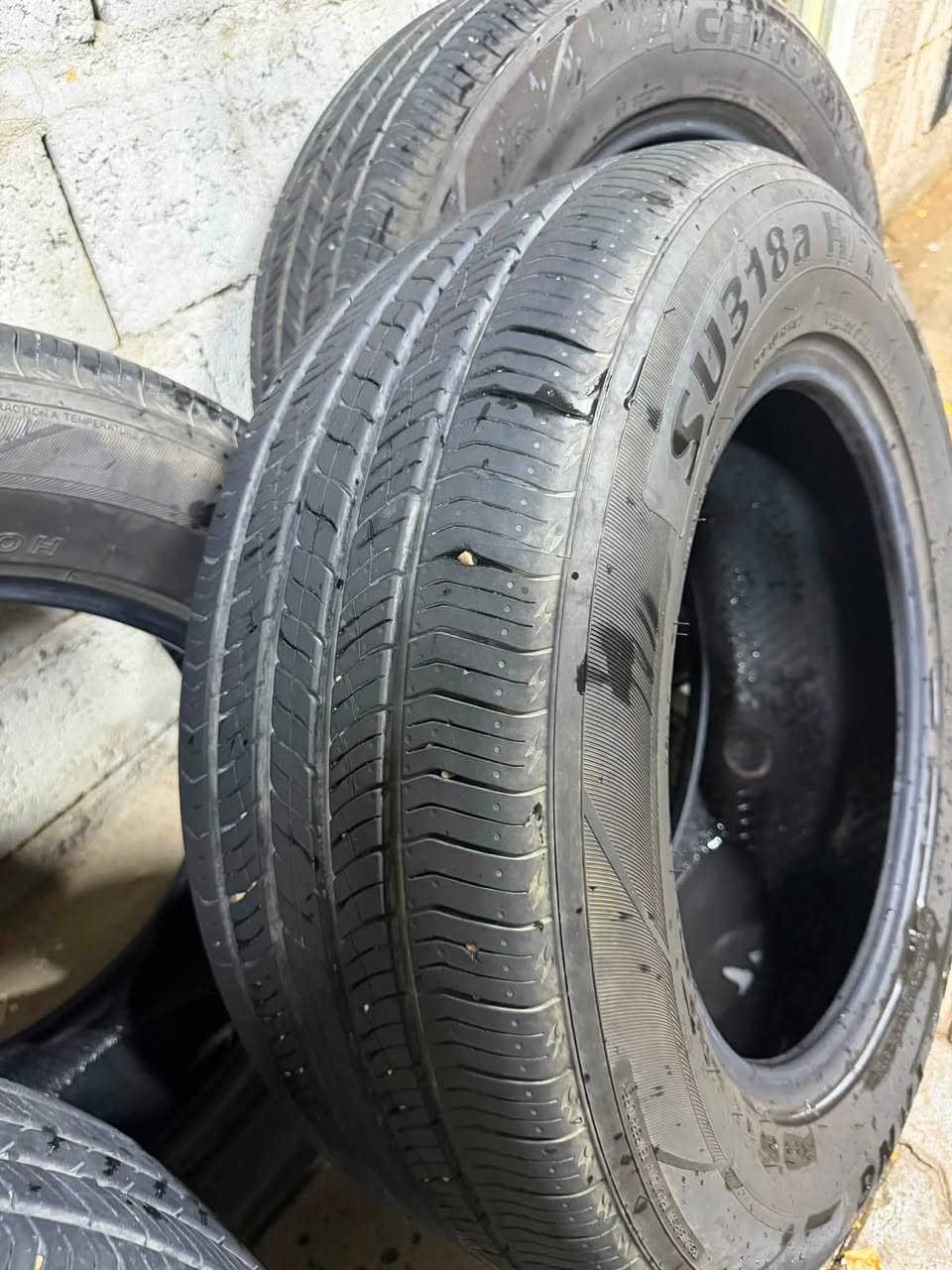 السلام عليكم 
تخم كامل مع السبير نظيفات كلش
265/60R18
السعر ٢٠٠
العنوان بغداد الشعلة 
***********
