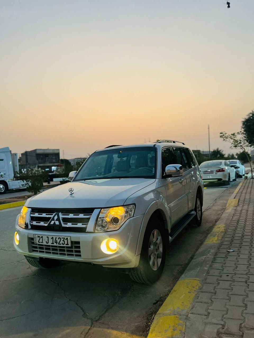 السلام عليكم ورحمه الله وبركاته 
باجيرو
2014
حبتور
 فوووووول الفووول
فتحه
كشن جلد
السياره مكفوله بدون صبغ
گير محرك تبريد تدفئه كله بشرط
رقم سليمانيه الجديد 
بشرط تحويل وغرامه رقم وسنويه جديد
ماشي 108 كم
 بشرط الفحص
اربع تايرات جديد 
صدر جديد
برغي نقص مابيه
السعر 170يي مجال 
مكانه  ديالى خانقين
الخاص مفتوح
للاستفسار ***********
