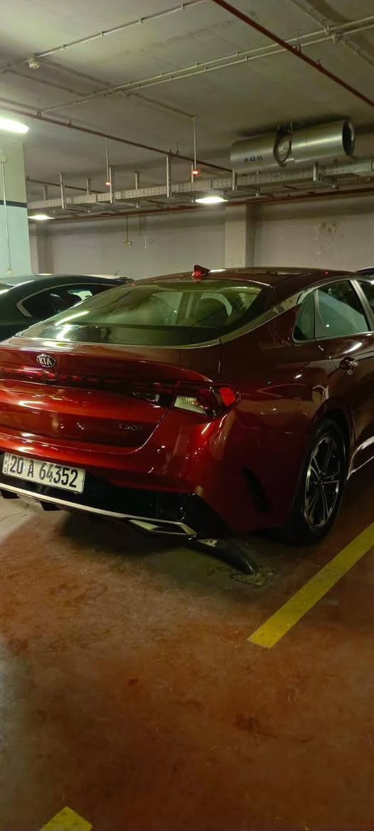 Kia /k5 وارد امريكي رقم ديالى الجديد دولي
موديل :2021
الون : ماروني 
مكينه:1600تيربو
فئه LXS 
مواصفات سياره 
رادرات جانبيه/سياقه ذاتيه/توقف ذاتي /كامره امامي خلفي 
بصمه سياره نص فول 
الحادث مثل ما موضح بالصور
***********
