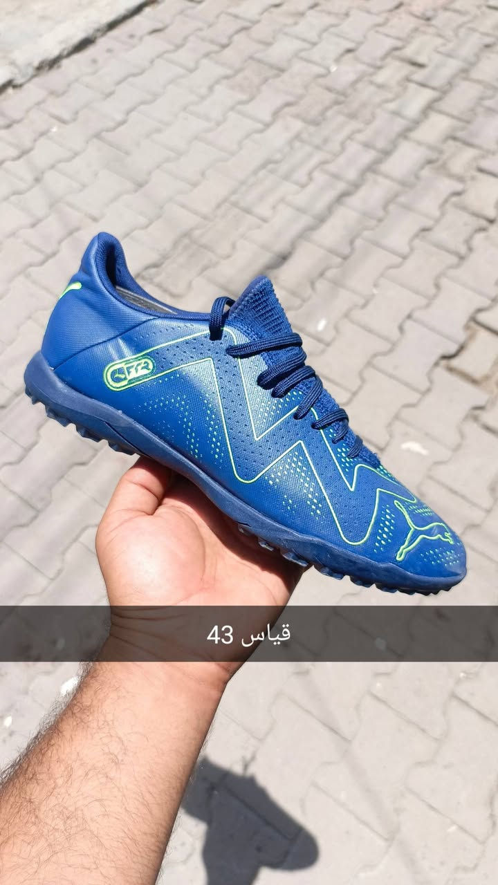 السلام وعليكم وجبه جديده احذيه لعب عنوان بغداد البياع بقرب من مصرف بغداد ‏‪***********‬‏ لايوجد توصيل
